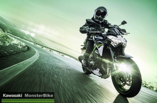 Motocykl_Kawasaki_Z900_model_2021_salon_motocyklowy_kawasaki_warszawa_monsterbike.eu_225.jpg
