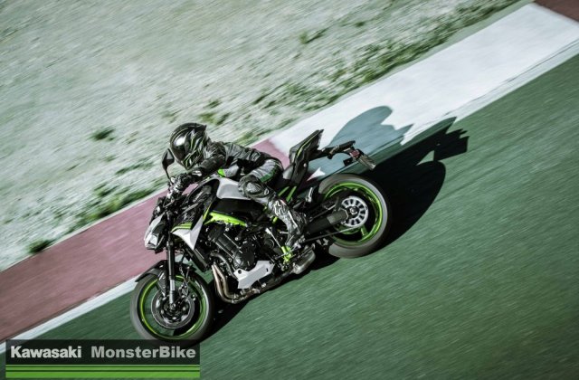 Motocykl_Kawasaki_Z900_model_2021_salon_motocyklowy_kawasaki_warszawa_monsterbike.eu_221.jpg