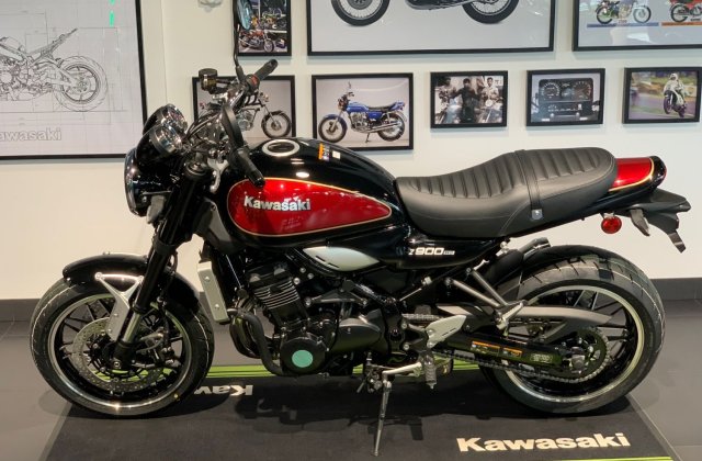 Kawasaki-Z900RS-model-2023-kawasaki-warszawa-Monsterbike-7.jpg