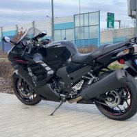 Kawasaki-ZZR1400-model-2019-kawasaki-warszawa-Monsterbike-3.jpg